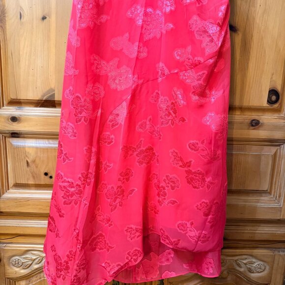 NWT Maggy London "Floral Burnout" Asymmetrical Hem Dress Raspberry Midi Size 18 - Picture 13 of 14